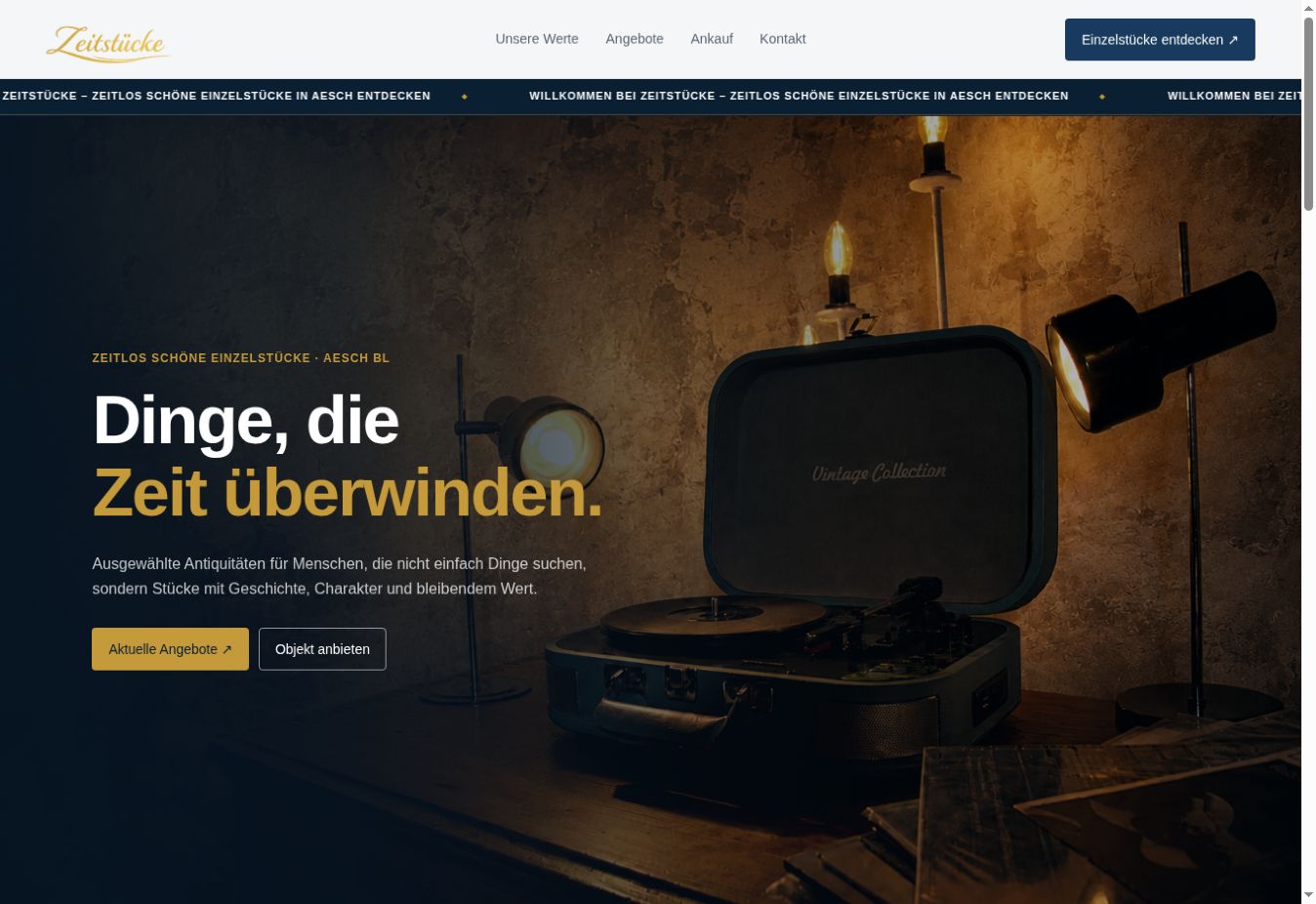 Die echte Website von Zeitstücke mit dem fotografierten Plattenspieler als Teil des Auftritts